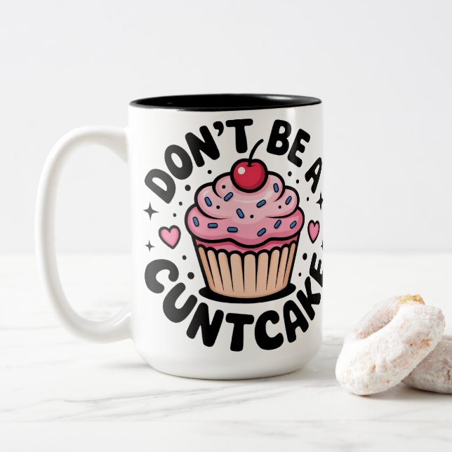 Sassy Pink Cupcake Snarky Humorous Design Två-Tonad Mugg (Med munk)