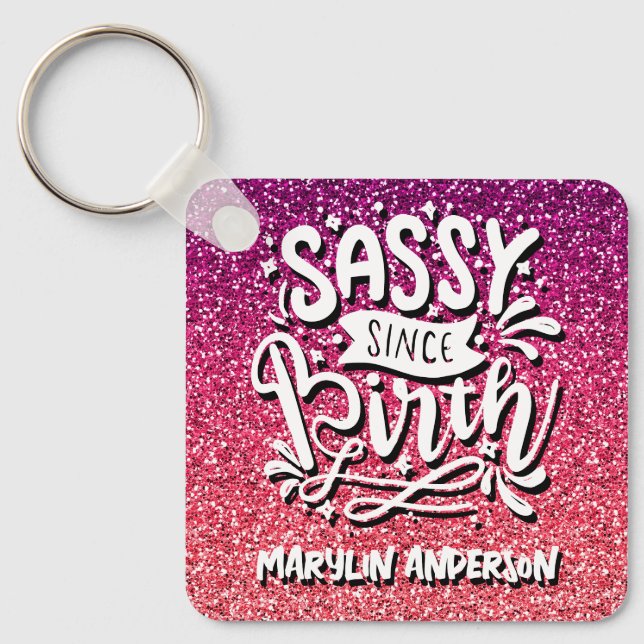 SASSY SEDAN BIRTH ANPASSNINGSBAR GLITTER TYPOGRAFI NYCKELRING (Framsida)