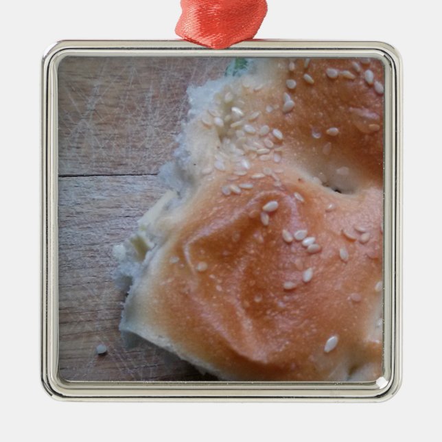 Säte på trähyllor, friska livsmedel, rullar julgransprydnad metall (Framsidan)