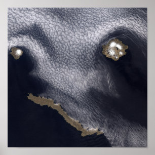 Satellit- avbilda av den Semisopochnoi ön Poster