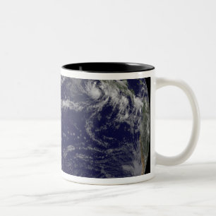 Satellit- avbilda av jord Två-Tonad mugg