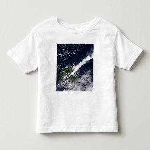 Satellit- beskåda av ett tjockt, ånga-rik putsar t-shirt