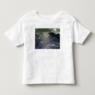Satellit- beskåda av olje- läcka t shirt