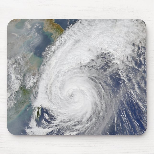 Satellitbild av en tyfon musmatta (Framsidan)