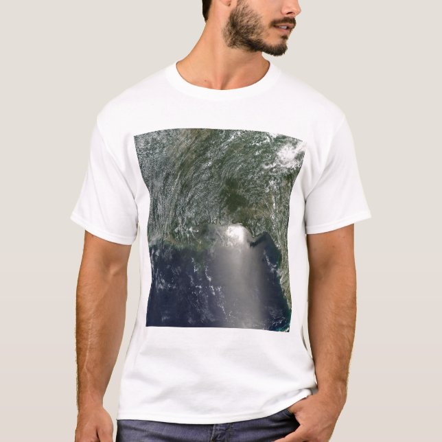 Satellitvy av ett oljeutsläpp t shirt (Framsida)