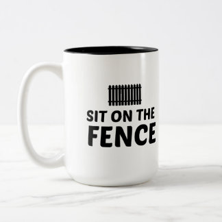 Sätt dig på stängslet Två-Tonad mugg