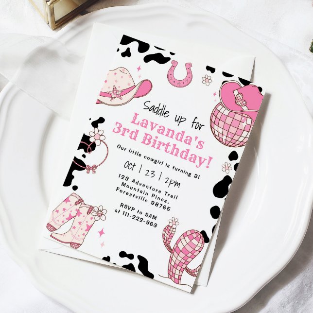 Sätt i sadeln 3-års födelsedagsfest flicka rodeo inbjudningar (Skapare uppladdad)