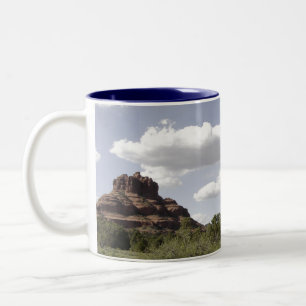 Sätta en klocka på sten Sedona, AZ Två-Tonad Mugg
