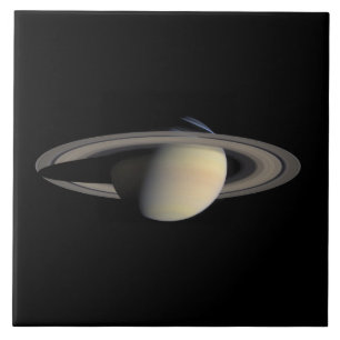 Saturnus i solljus - Gasjätteplanet fotograferad a Kakelplatta
