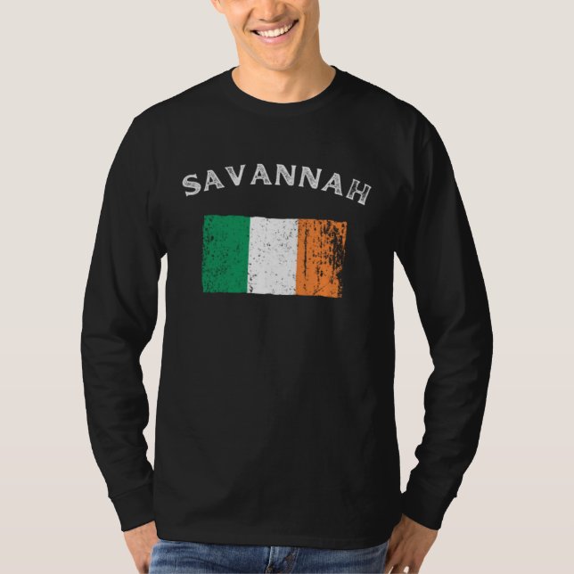 SAVANNAH GEORGIA Irish American Flag Badge T Shirt (Framsida)