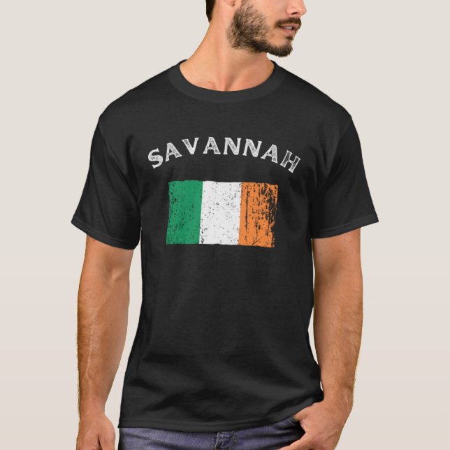 SAVANNAH GEORGIA Irish American Flag Badge T Shirt (Framsida)