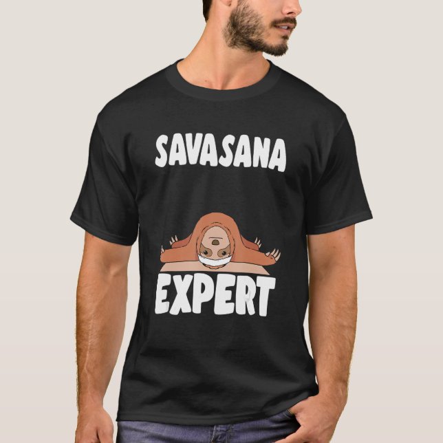 Savasana Expert Sloth Yoga T Shirt (Framsida)