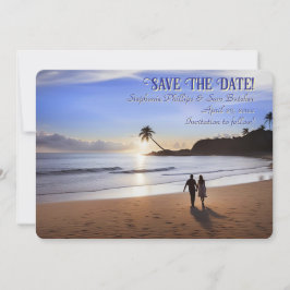 Save the Date Romantic Couple on Beach Inbjudningar