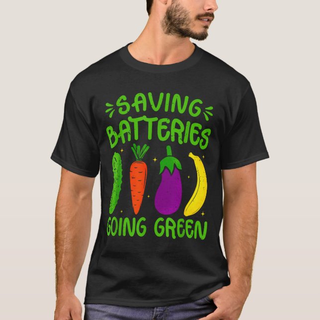 Saving Batteries Going Green Funny Inappropriate H T Shirt (Framsida)
