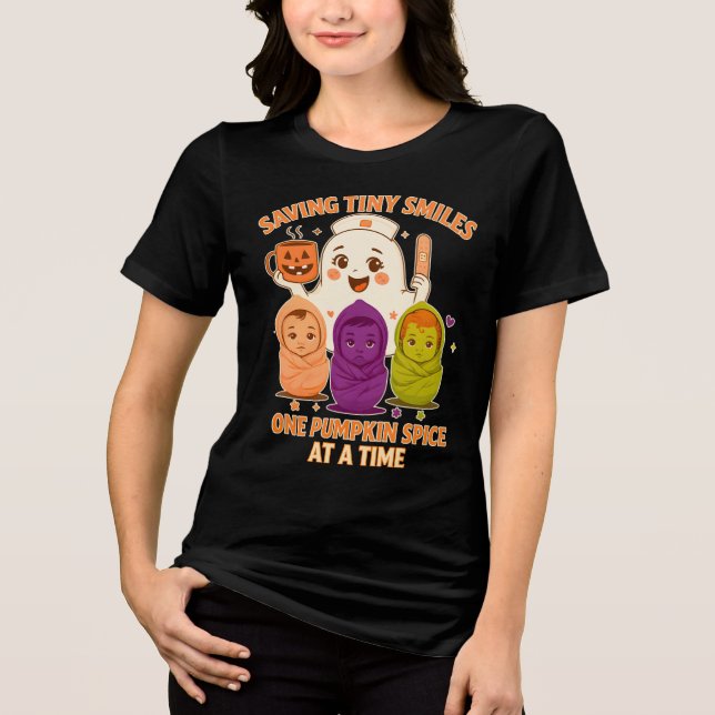 Saving Tiny Smiles - Pediatriska Nurse Halloween T Shirt (Framsida)