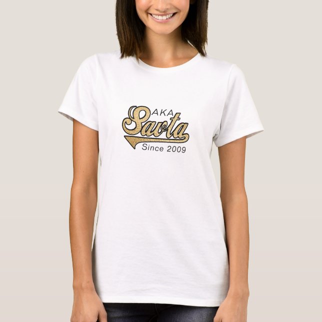 Savta Shirt ’AKA (även känt som Savta/Hebrew) Tee Shirt (Framsida)