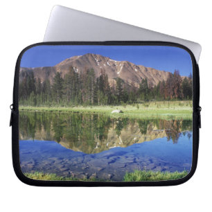 Sawtooth Mountains reflekterade i Fourth of July Laptop Fodral