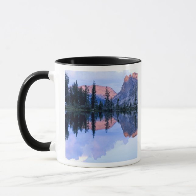 Sawtooth Wilderness, Idaho. USA. Cumulus Mugg (Vänster)