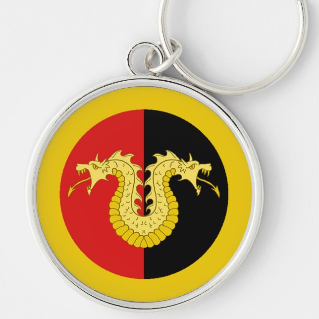 SCA Dragon's Laire Keychain Rund Silverfärgad Nyckelring (Framsidan)