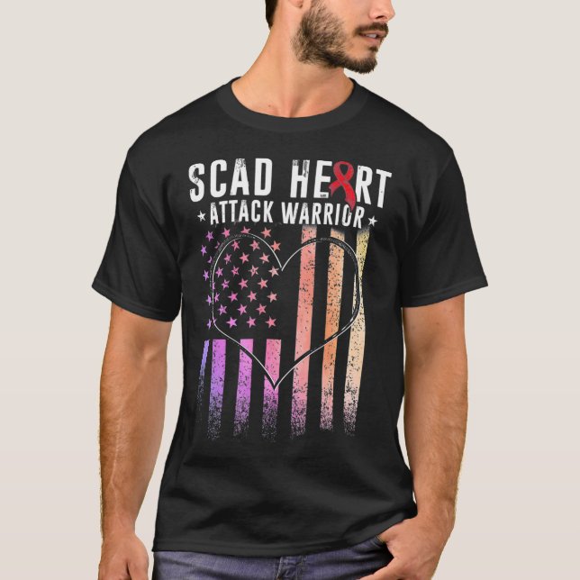 SCAD Heart Attack Survivor USA flagga Fight Warrio T Shirt (Framsida)
