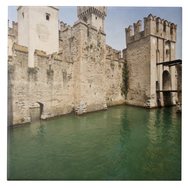 Scaligerborgen, Sirmione, Brescia-provinsen, Kakelplatta (Framsidan)