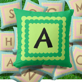 Scallop Alphabet Monogram Scalloped Design grönt Kudde