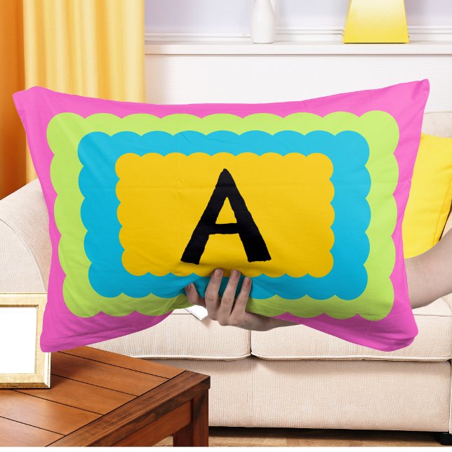 Scallop Alphabet Monogram Scalloped design klar Lumbarkudde (Skapare uppladdad)