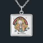 Scandinavian Cute Sjöjungfru Personlig Girl Sterling Silver Halsband<br><div class="desc">God sjöjungfru med fiskar,  regnbåge och stjärnor i nordiska tema. Ändra namn och teckensnittet i barn under "Personlig". Kolla in alla matchande produkter i min butik!</div>
