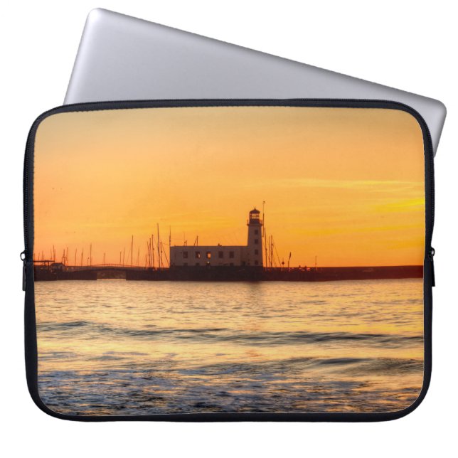 Scarborough Lighthouse Laptop Sleeve (Framsidan)