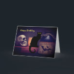 Scary Black Cat och Skull Grattis på födelsedagen  Kort<br><div class="desc">Det här hälsningskortet i Grattis på födelsedagen Halloween har en läskigt svart katt och en läskskalle med en bild flaska. Hälsning kan ändras...  Inuti Hälsning: "Önskar dig mycket Grattis på födelsedagen! Hoppas det får dig att vilja skrika."</div>