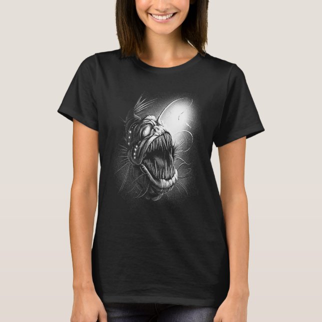 Scary creepy spooky underwater fish sea deep t shirt (Framsida)