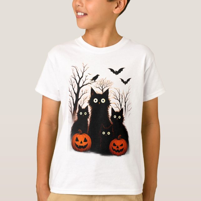 Scary Halloween Cats and Bats Design | Dark Horror T Shirt (Framsida)
