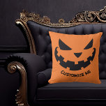 Scary Jack o lantern Anpassningsbar Orange Hallowe Kudde<br><div class="desc">Den här orangen Halloween-kudden har en coola som leker Jack o lantern och din egen personlig. Cute och läskigt anpassningsbar.</div>