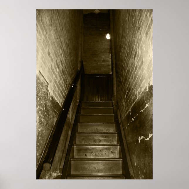 Scary Stairwell går upp Creepy Halloween Props Poster (Framsidan)