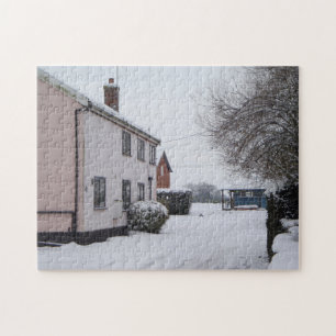 scen i snö med gammalt land-källfotot pussel