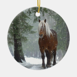 Scenia Brown Horse i en vinterjul Julgransprydnad Keramik