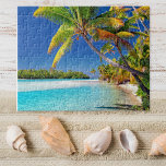 Scenisk syn på Cook Island Beach | Tropiskt Pussel<br><div class="desc">Upplev Cooköarnas häpnadsväckande skönhet med detta fantastiska pussel. Fotot fångar själva kärnan av dessa idylliska öar med en pikstrand omgiven av överodlad kokokosnöt träd, turkos blå vatten och ren blå himmel. När du sitter ihop med det här pusslet känns det som om du transporteras till södra Stilla havet. Pusselbiten är...</div>