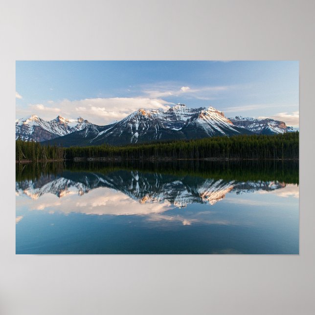 Sceniskt landskap för kanadensiska Rockies vid sol Poster (Framsidan)