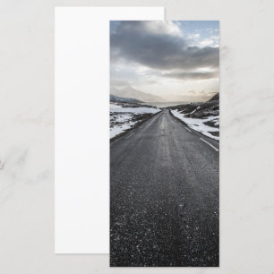 Sceniskt vägfoto för liggande Norge