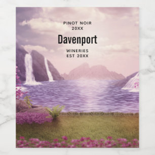 Sceniskt vattenfall vid en Skapar Sjö Vin Vinflaska Etikett