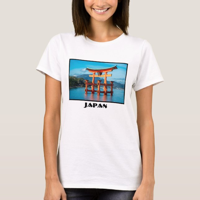 Scenlandskap med japansk Torii Grind Tee Shirt (Framsida)