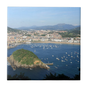 Scenvy över San Sebastian Baskque Land Spanien Kakelplatta