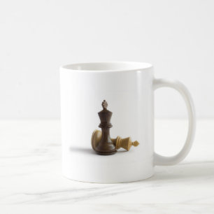 Schacklek över kaffemugg