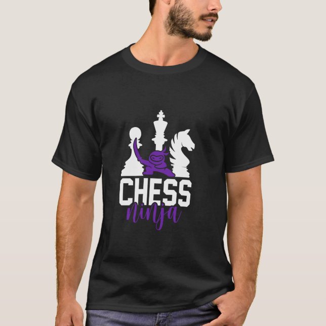 Schackninja Roligt Brädspel Schackspelare T Shirt (Framsida)