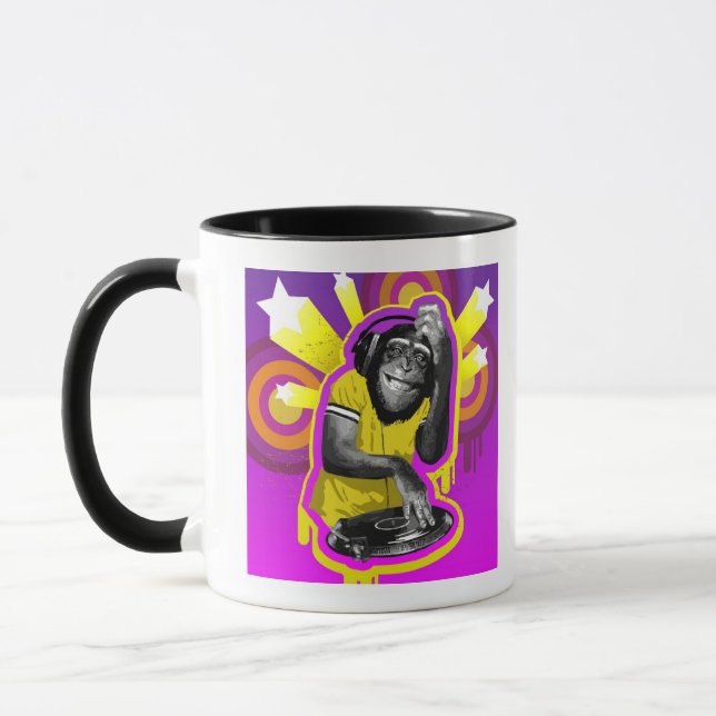 Schimpans DJ Mugg (Vänster)