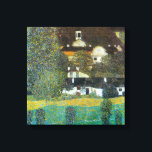 Schloss Kammer om Attersee II av Gustav Klimt Canvastryck<br><div class="desc">Schloss Kammer om Attersee, II (1909) av Gustav Klimt är en vintage av bra Viktorian Era konst symbolism. En yttre syn på ett slott (en forna fästning). Det finns en stor träd-odling i trädgårdarna runt hemmet. Schloss Kammer är ett slott som omges av vatten i Sjö Attersee i norra Österrike...</div>