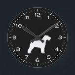 Schnauzer Hund Silhouette Black and White Rund Klocka<br><div class="desc">En roligt väggklocka för hem eller kontor. Gör en ursprunglig gåva till Schnauzer älskare. Kolla in Jenns Doodle World för ännu fler dekorativa klockor och Schnauzer tog hemdekanten.</div>