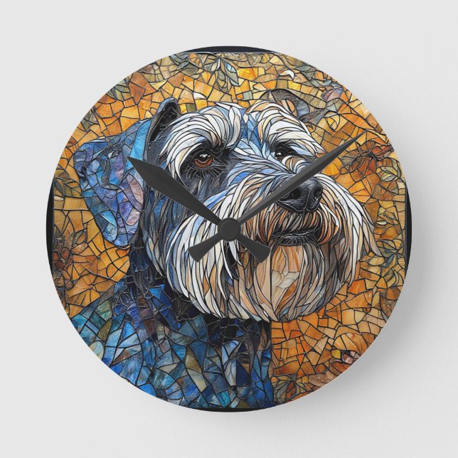 Schnauzerhund avbildad i fantastisk detalj rund klocka (Framsida)