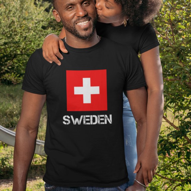 Schweiz eller Sverige? Är inte det samma? Schweiz  T Shirt (Skapare uppladdad)