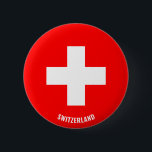 Schweiz Flagga Charming Patriotic Knapp<br><div class="desc">Schweiz Flagga Charming Patriotic Button med den schweiziska flagga tryckt över hela knappen. Land namn är delvis integrerat i utformningen på grund. Anpassadet är helt och hållet "Anpassa den!" ingår. Denna vackra schweiziska Button är snyggtens gåva till alla tillfälle. © 2022 LänderAvVärlden</div>